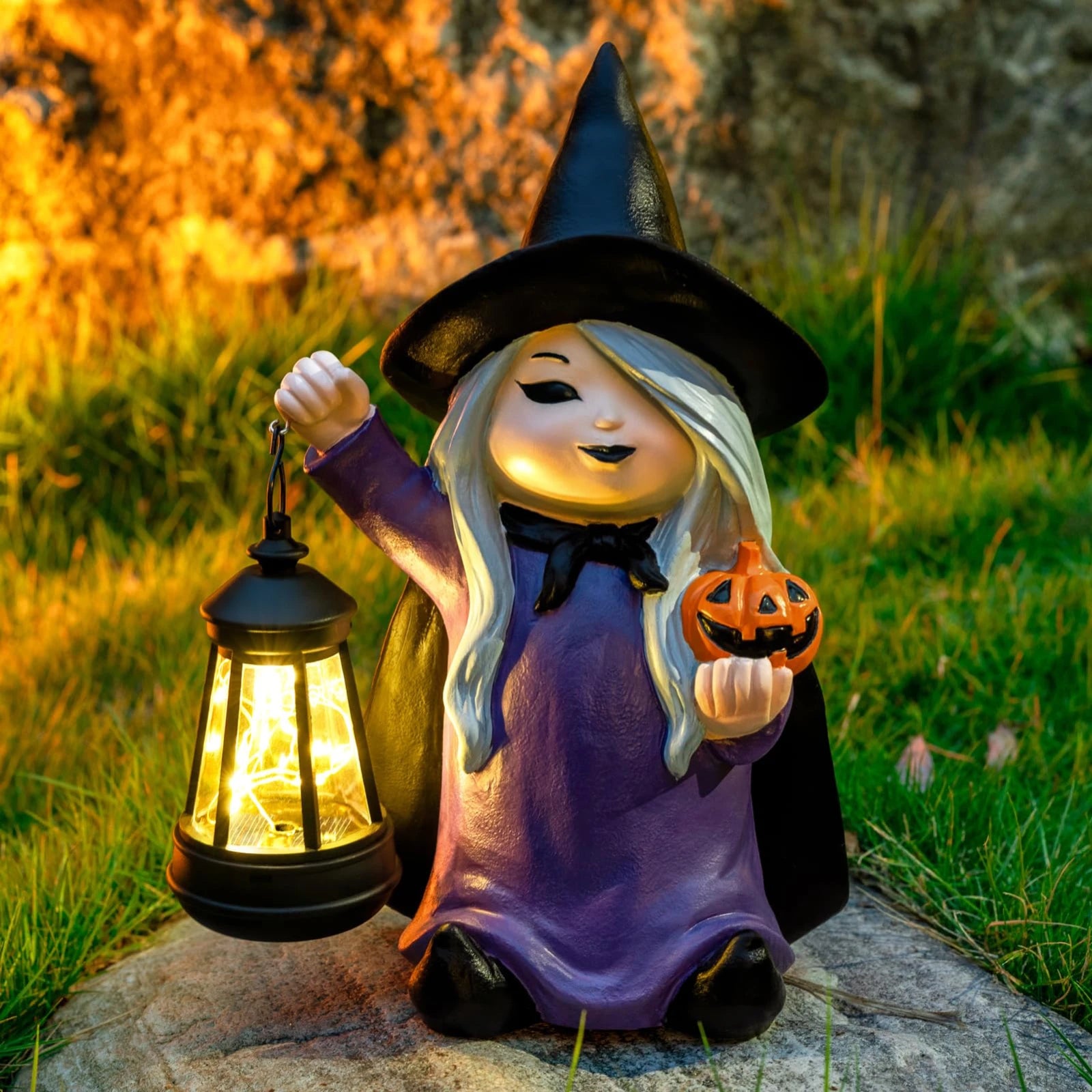 Halloween Witch Figurine Holding Pumpkin Garden Decor Statue with Solar Lantern